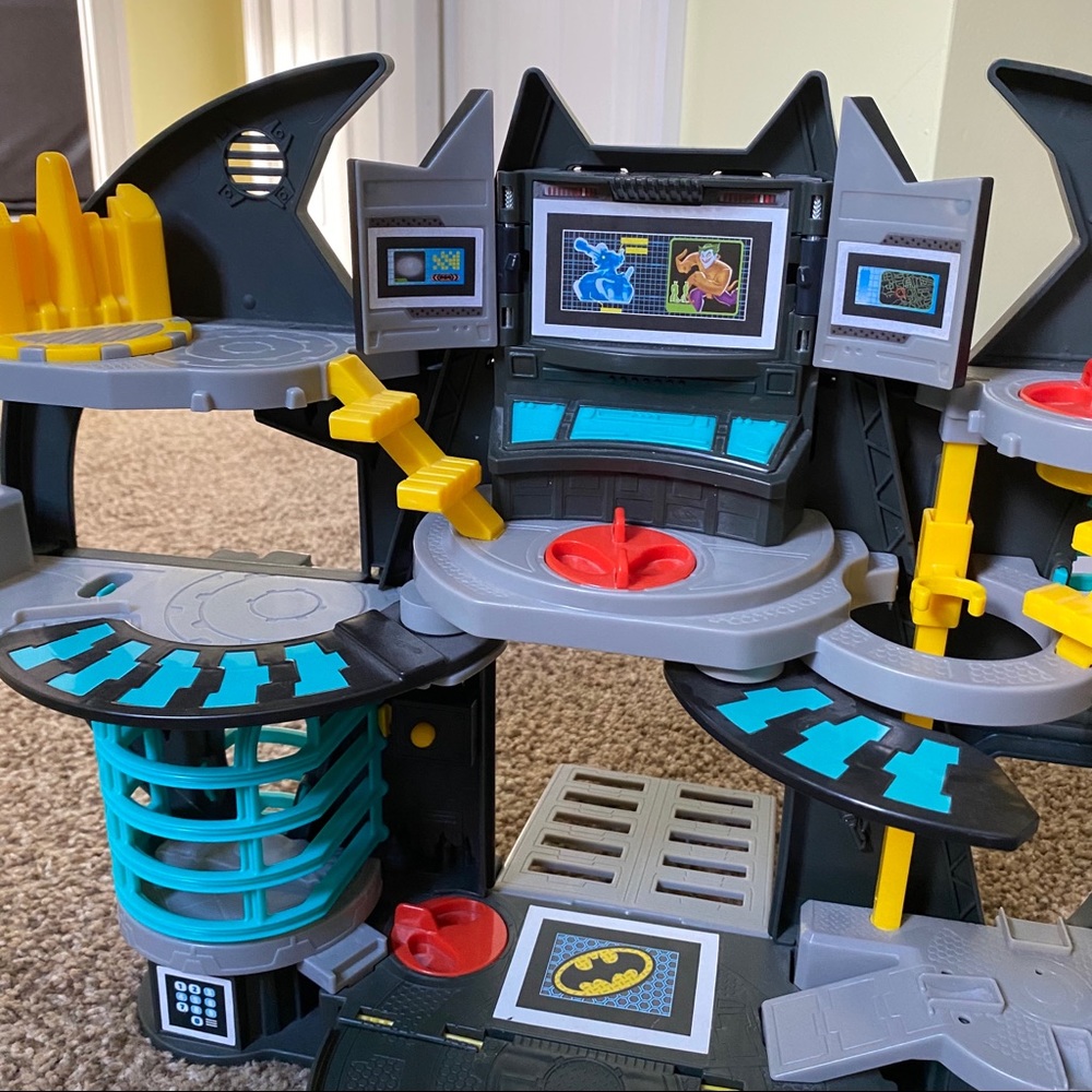 Imaginext Batcave - Picture 8 of 10
